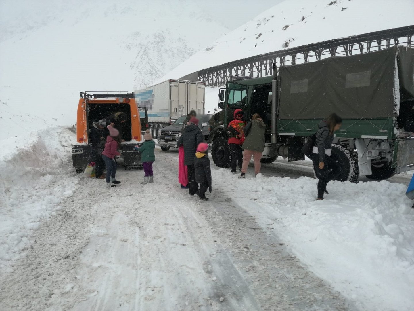 104 EVACUADOS Y LA NEVADA MÁS INTENSA EN MÁS DE 40 AÑOS