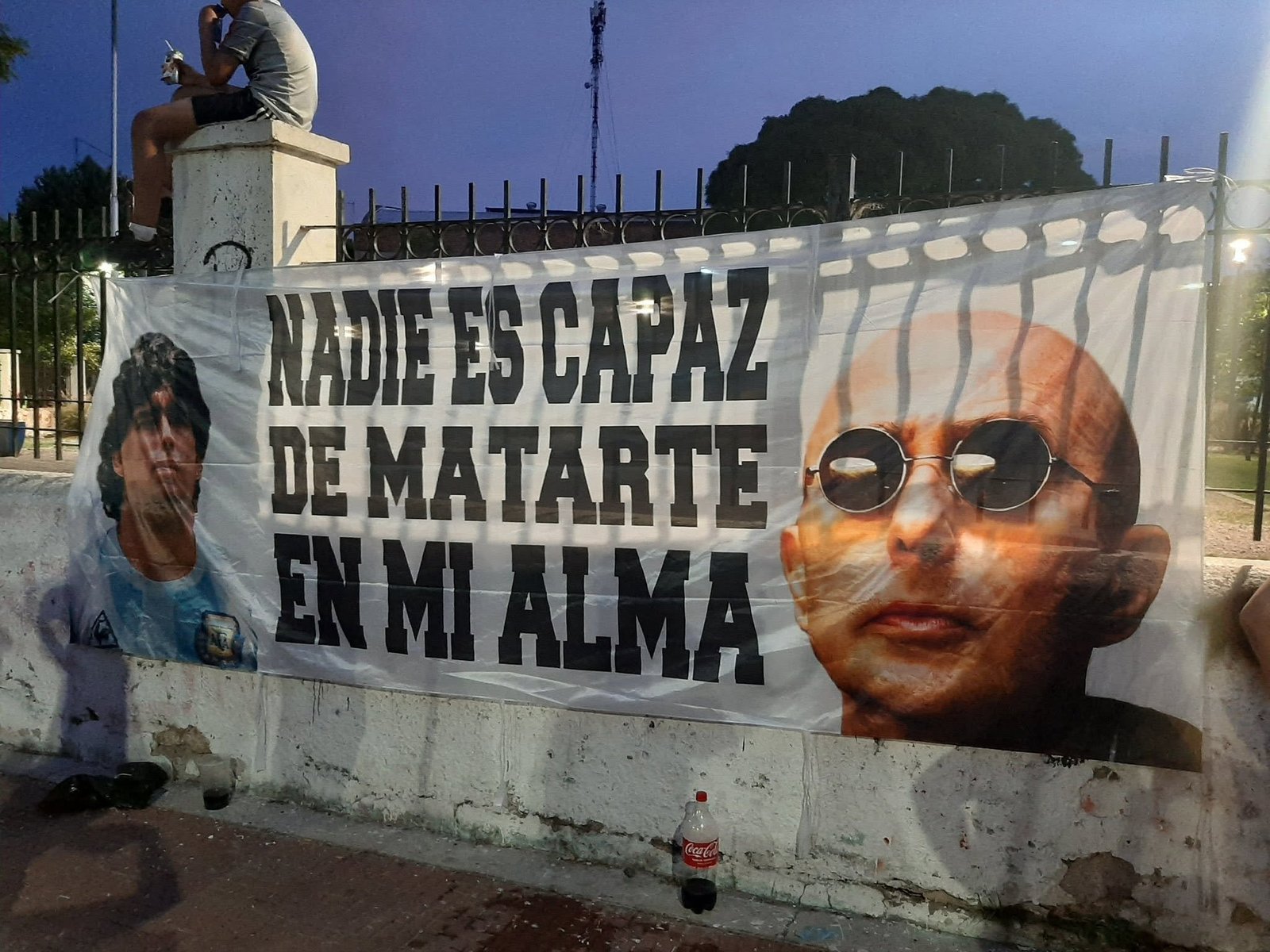 “ACÁ ME VAN A DAR UNA MANO”: LA HISTORIA VIRAL DEL AMIGO CIEGO SOBRE LA MÚSICA DEL INDIO SOLARI QUE CONMOVIÓ A LAS REDES