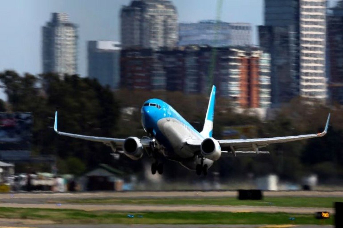 AEROPARQUE CIERRA POR 55 HORAS Y 900 VUELOS SERÁN AFECTADOS: QUÉ PASARÁ CON LAS OPERACIONES