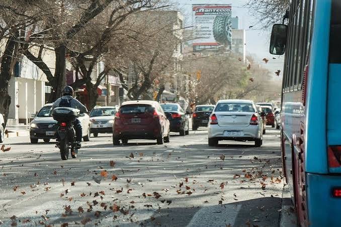 ALERTA METEOROLÓGICA EN MENDOZA: PRONOSTICAN ZONDA EN EL LLANO CON RÁFAGAS DE 70 KM/H Y NEVADAS EN LA CORDILLERA PARA ESTE MIÉRCOLES