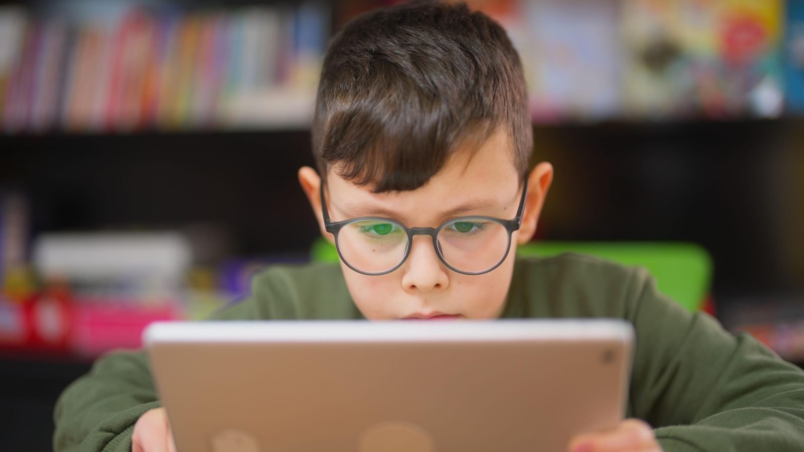 ALERTA POR EL AUMENTO DE LA MIOPÍA INFANTIL: QUÉ HACER PARA CUIDAR LA VISIÓN DE LOS CHICOS