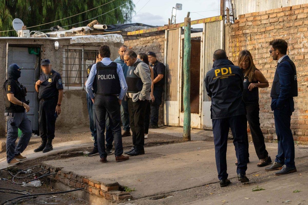 ALLANAMIENTOS EN LUJÁN DE CUYO: SECUESTRARON ARMAS, DROGA Y OTROS ELEMENTOS