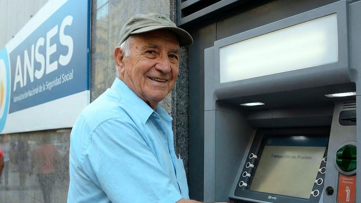 ANSES CONFIRMÓ CUÁNDO COBRAN JUBILADOS, PENSIONADOS Y BENEFICIARIOS DE ASIGNACIONES EN SEPTIEMBRE
