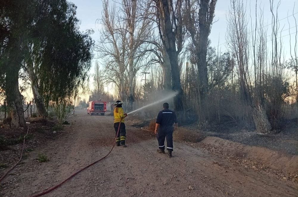 BOMBEROS VOLUNTARIOS DEL ESTE DENUNCIAN QUE RECIBIERON SOLO $6.000 PARA COMBUSTIBLE