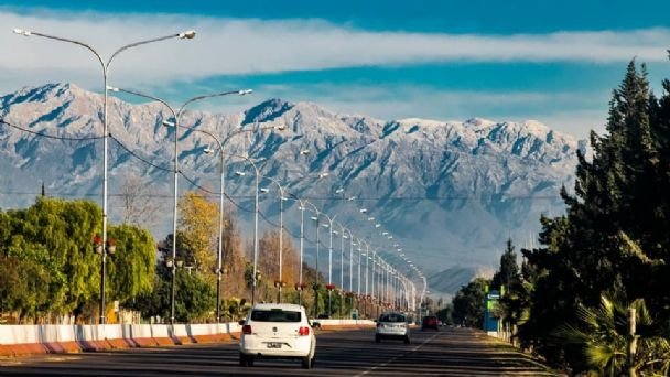 CÓMO SIGUE EL CLIMA EN MENDOZA: SOL PARCIAL DE DÍA Y NOCHES BIEN FRÍAS EN MAIPÚ Y LA ZONA ESTE