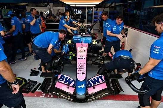 CERCA, PERO AFUERA: COLAPINTO QUEDÓ ELIMINADO EN LA Q2 Y VERSTAPPEN SE QUEDÓ CON LA POLE EN SINGAPUR