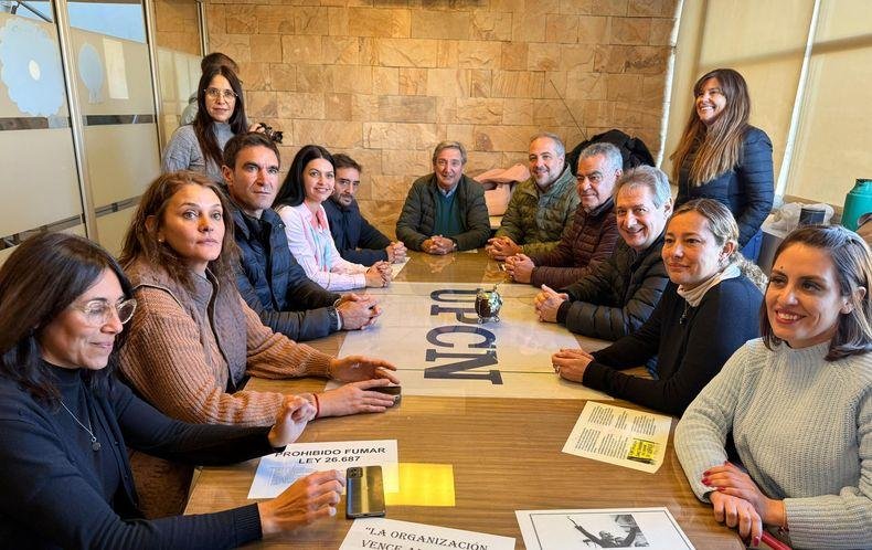 CON EL DESEMBARCO DE AXEL KICILLOF EN MENDOZA SE PROYECTA TAMBIÉN LA INTERNA DEL PJ NACIONAL