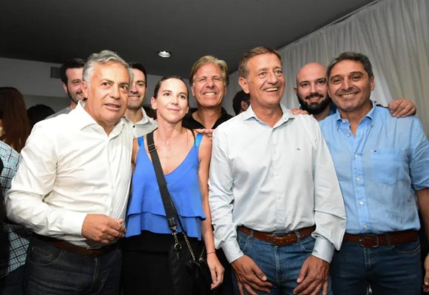 CORNEJO EN MODO SAN CAYETANO: ACOMODA CON SUCULENTOS SUELDOS A LOS LEGISLADORES RADICALES SALIENTES EN EL ESTADO