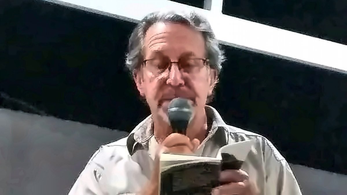 DESCUBRIENDO A DUSSEL LLEGA A LA FERIA DEL LIBRO: PROYECTARÁN UN DOCUMENTAL SOBRE EL FILÓSOFO PACEÑO PRESENTADO POR OSCAR D'ANGELO