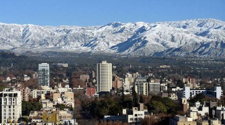DOMINGO GÉLIDO EN MENDOZA: LA ZONA ESTE Y MAIPÚ AMANECEN BAJO CERO Y EL FRÍO SE EXTIENDE HASTA LA NOCHE