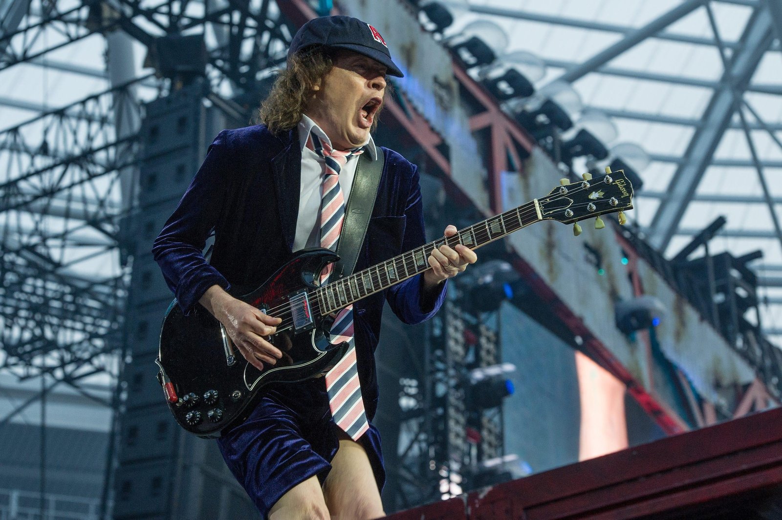 EL ATERRADOR EPISODIO QUE DIO ORIGEN A "THUNDERSTRUCK", UNO DE LOS GRANDES HIMNOS DE AC/DC