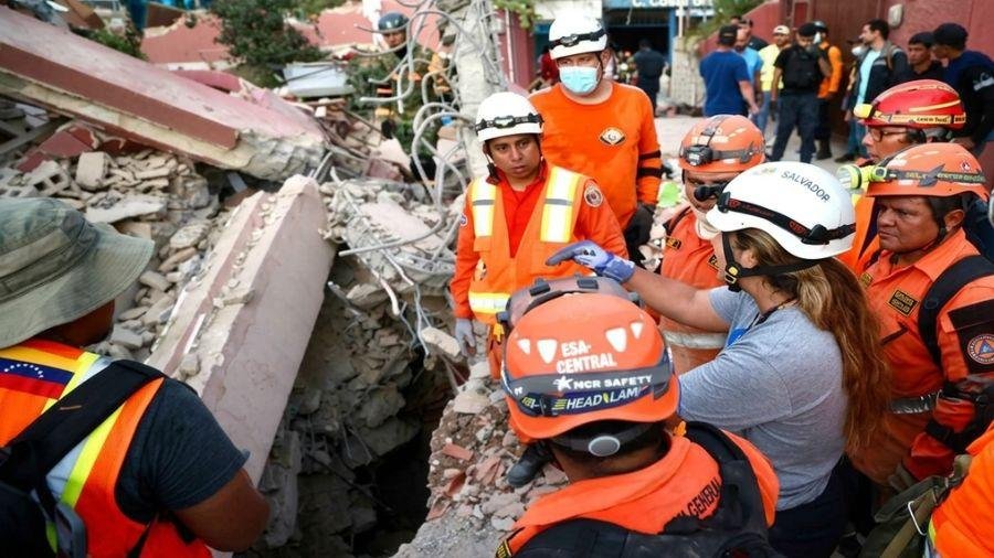 EL DOBLE TERREMOTO EN VENEZUELA YA DEJÓ MÁS DE 3.800 MUERTOS Y LA CIFRA SIGUE EN AUMENTO