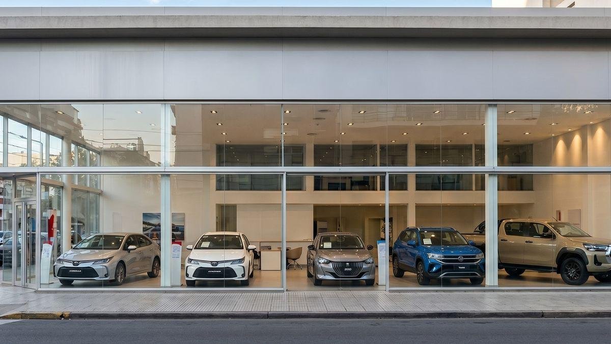 EL PATENTAMIENTO DE AUTOS PROFUNDIZA SU CAÍDA: EN JULIO SE DESPLOMÓ 30,3% Y MENDOZA TAMBIÉN RETROCEDIÓ