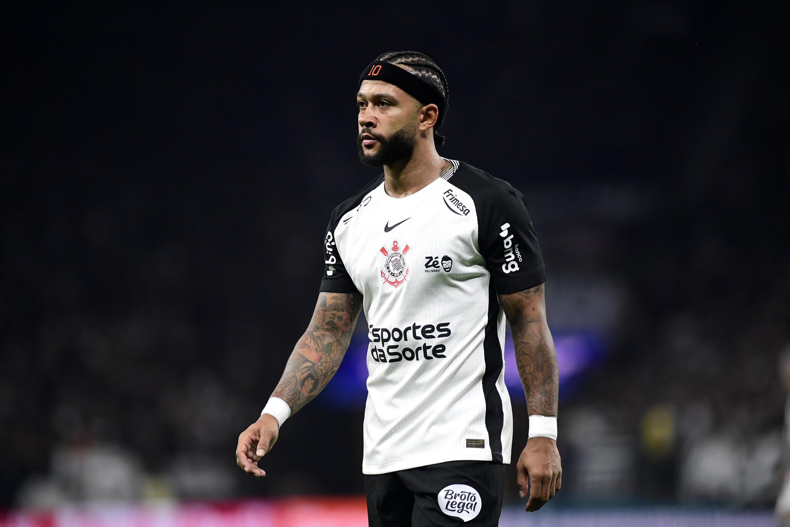 ESCÁNDALO ENTRE MEMPHIS DEPAY Y CORINTHIANS: EL DELANTERO ACUSA AL CLUB DE INCUMPLIR UN ACUERDO Y AMENAZA CON ACCIONES LEGALES