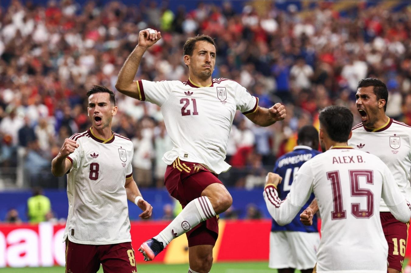 UNA SÓLIDA ESPAÑA DOBLEGA A FRANCIA Y SE METE EN LA FINAL DEL MUNDIAL