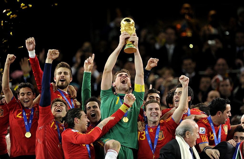 ESPAÑA SE CORONÓ CAMPEÓN DEL MUNDO TRAS VENCER 1-0 A ARGENTINA EN LA PRÓRROGA