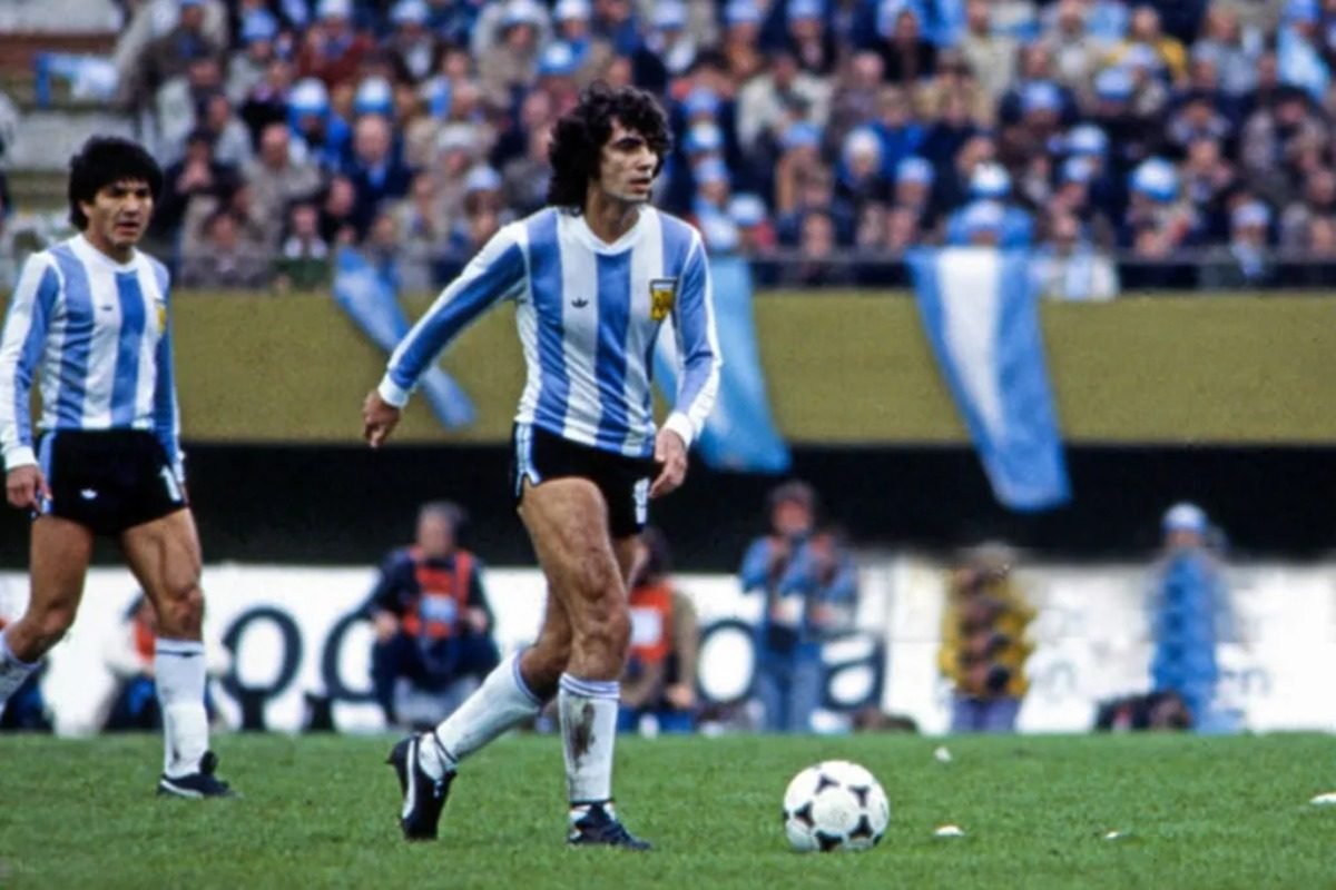 FUE CAMPEÓN DEL MUNDO CON ARGENTINA EN 1978 Y, TRAS RETIRARSE, TERMINÓ TRABAJANDO COMO REMISERO