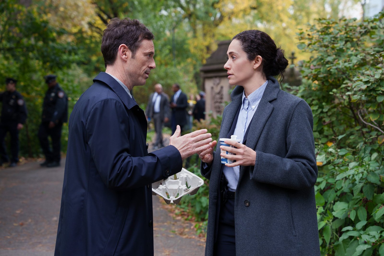 FURIA: EL THRILLER DE DISNEY+ QUE CONVIRTIÓ A EMMY ROSSUM EN CAZADORA DE UNA ASESINA SERIAL
