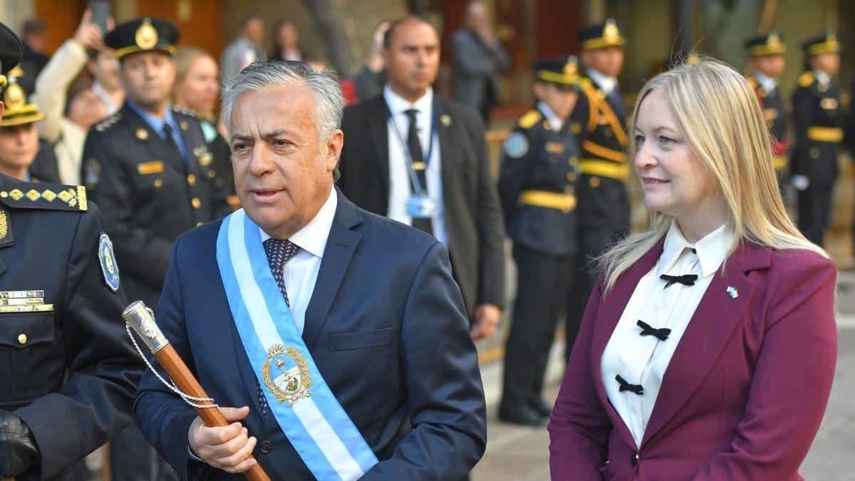 HEBE CASADO Y LA CÚPULA POLÍTICA MENDOCINA REAPARECIERON JUNTO A CORNEJO EN UN ACTO POR LA AMIA