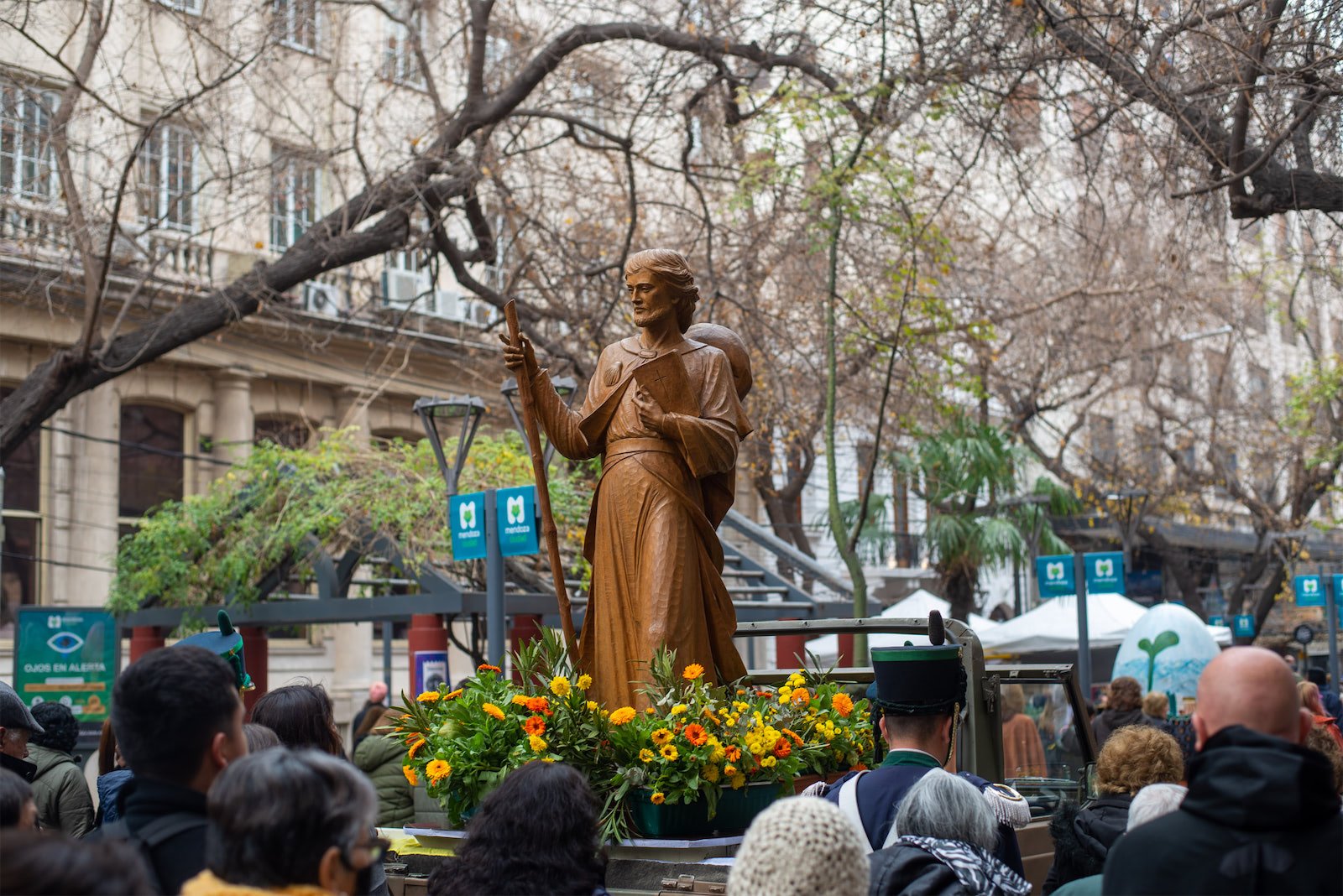 HOY ES FERIADO EN MENDOZA POR EL SANTO PATRONO SANTIAGO: QUÉ PASARÁ CON LOS COMERCIOS Y EL TRANSPORTE
