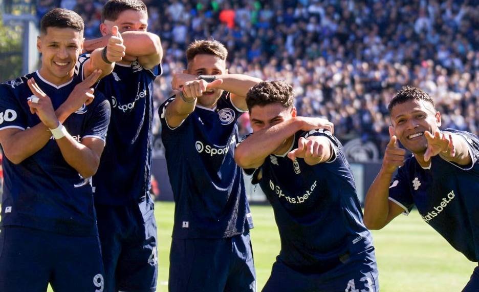 INDEPENDIENTE RIVADAVIA VA POR LA HAZAÑA: LA LEPRA RECIBE A FLUMINENSE CON LOS CUARTOS DE LA LIBERTADORES EN JUEGO