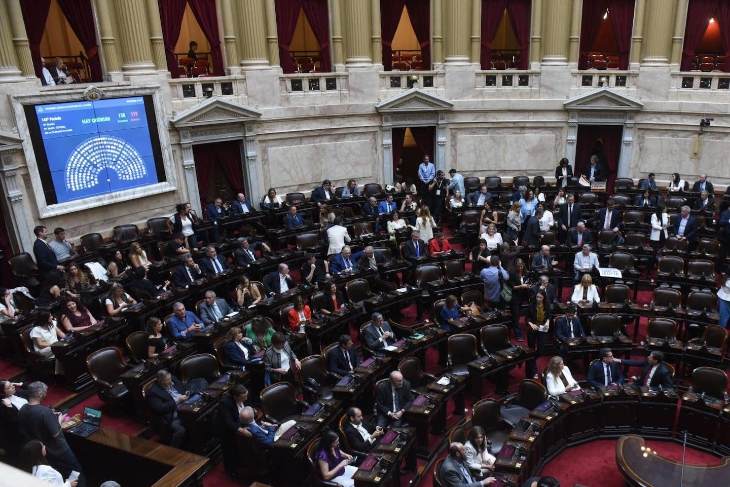 INOCENCIA FISCAL II: EL GOBIERNO AHORA NEGOCIA EXCLUIR A LOS FUNCIONARIOS DE LOS BENEFICIOS MÁS POLÉMICOS