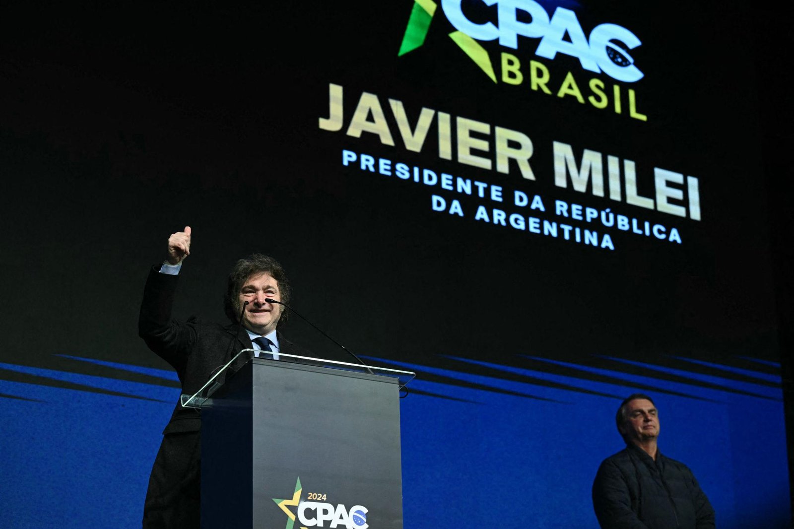 JAVIER MILEI VIAJÓ A BRASIL, RECIBIÓ UNA CONDECORACIÓN Y SE REUNIÓ CON EL HIJO DE JAIR BOLSONARO
