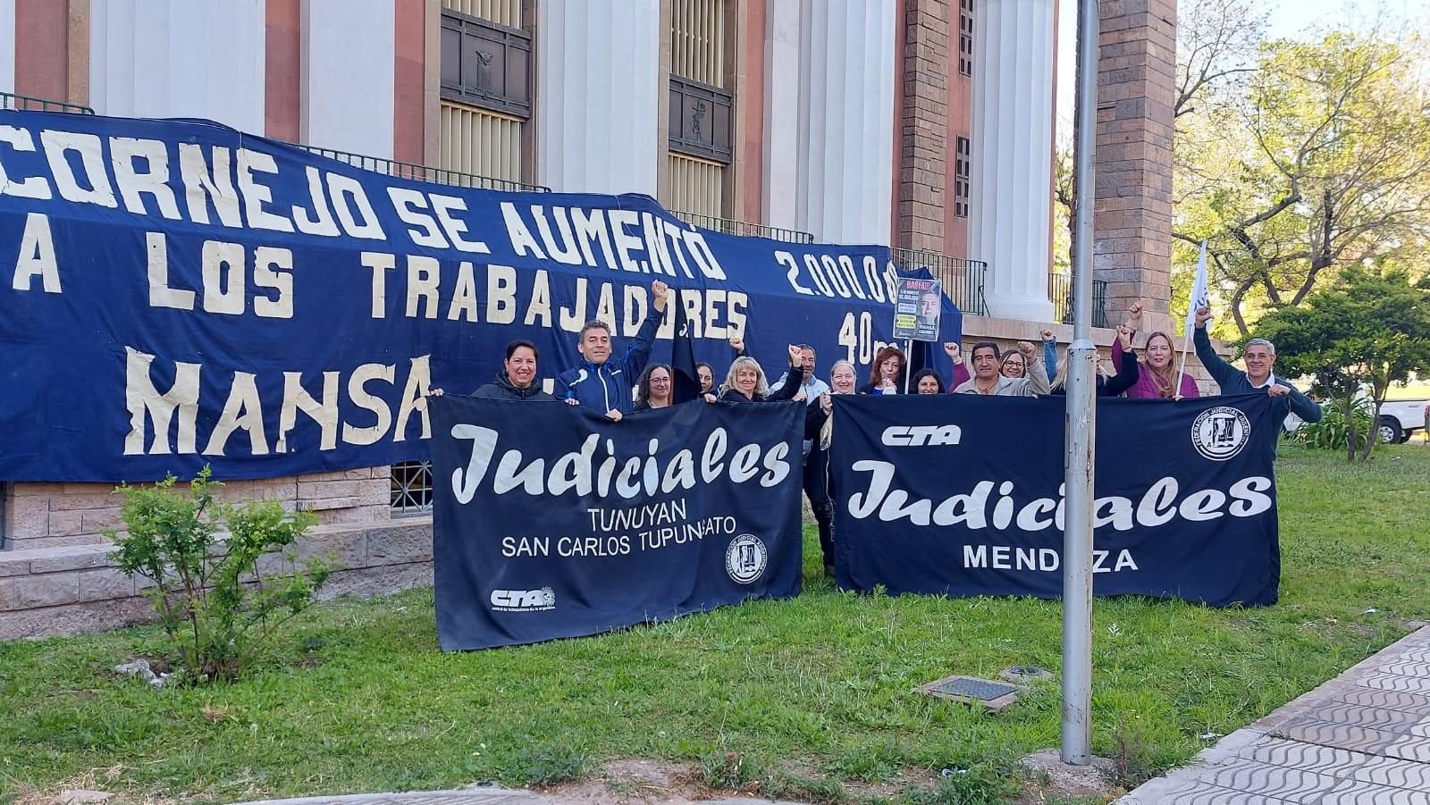 JUDICIALES LLEVARON A LA CORTE SUPREMA SU RECLAMO SALARIAL CONTRA EL GOBIERNO DE CORNEJO