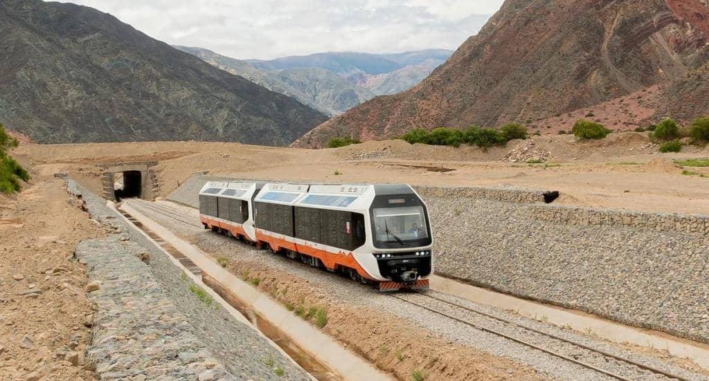 JUJUY SUMA EL TREN DEL VINO Y UN RECORRIDO NOCTURNO BAJO LAS ESTRELLAS PARA LAS VACACIONES DE INVIERNO