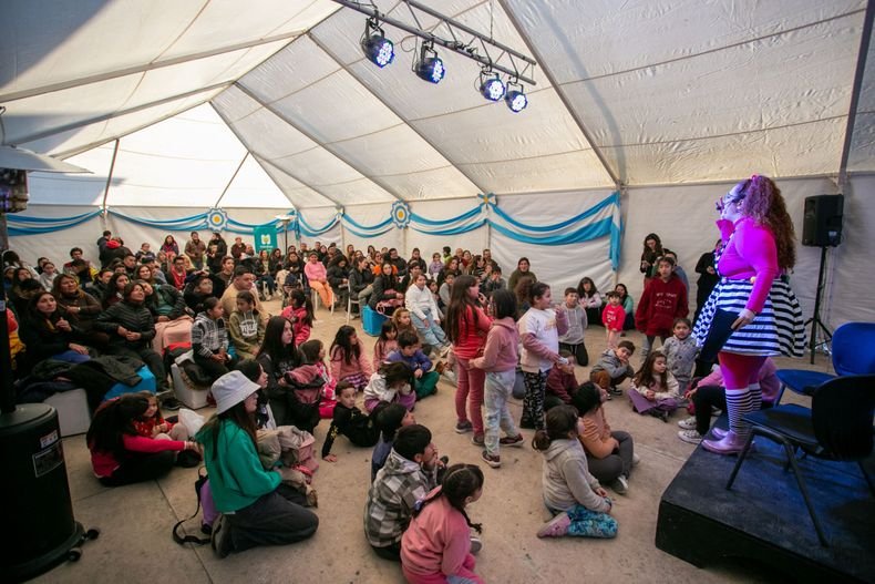 JULIO EXPLOTA DE CULTURA EN EL ESTE MENDOCINO: TEATRO GRATIS, FUEGO Y SORPRESAS PARA TODA LA FAMILIA