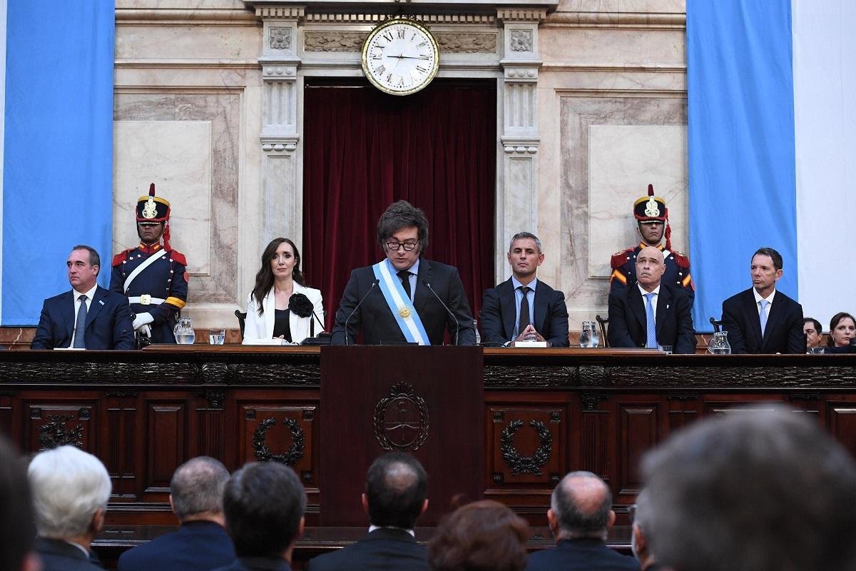 LA CONFIANZA EN EL GOBIERNO DE MILEI TOCÓ SU NIVEL MÁS BAJO DESDE EL INICIO DE LA GESTIÓN