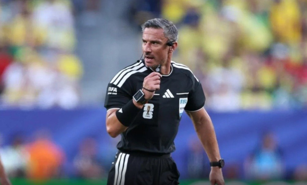 LA FIFA DESIGNÓ A UN ÁRBITRO  EUROPEO PARA LA FINAL.  EL MISMO QUE LE ARRUINÓ EL  DEBUT A LA SELECCIÓN EN QATAR