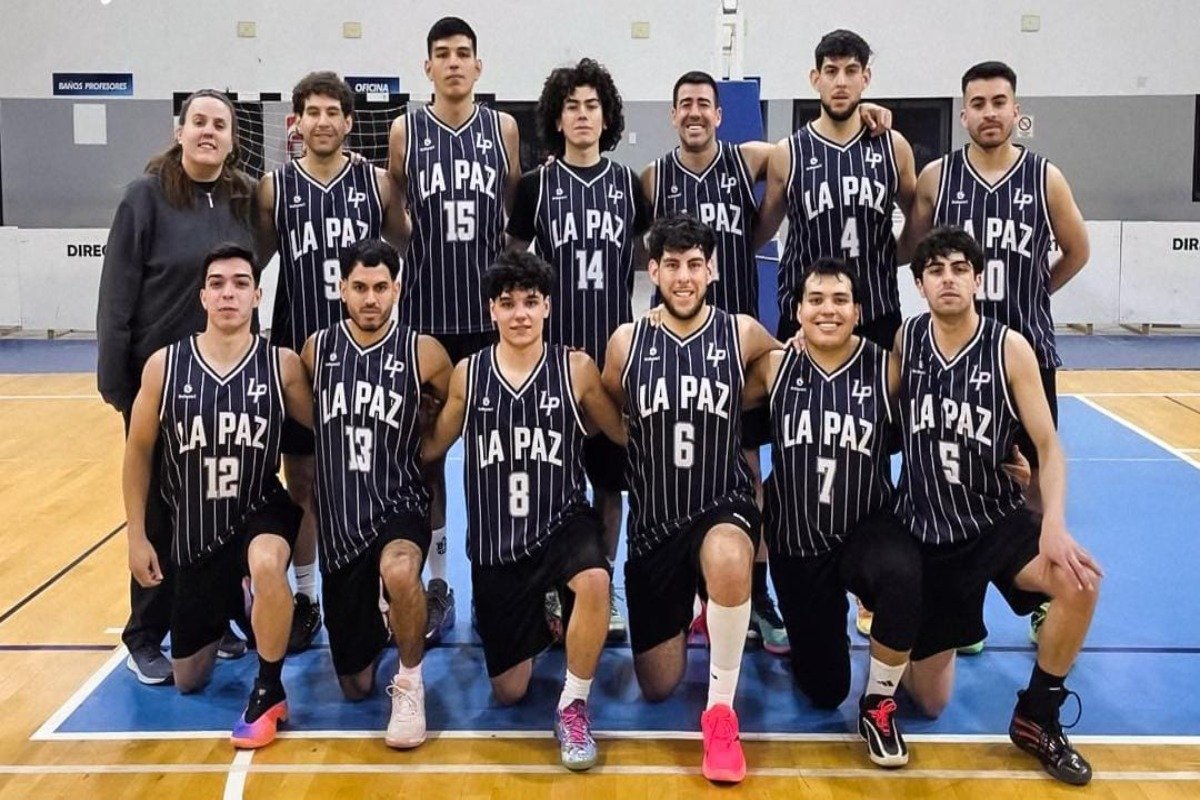 LA PAZ BÁSQUET ESTRENÓ NUEVA INDUMENTARIA PARA LA PRIMERA