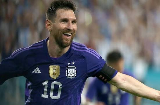 LA SELECCIÓN VOLVERÍA A VESTIRSE DE AZUL: EL ORIGEN DE UNA CÁBALA QUE HA DADO BUENOS RESULTADOS