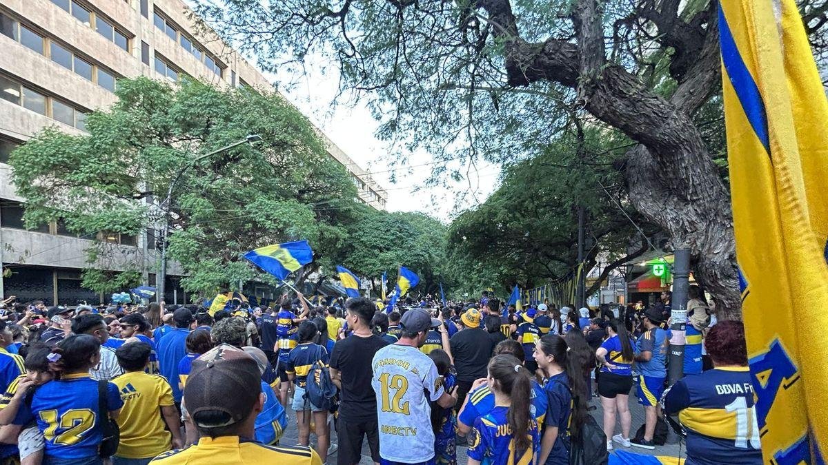 LOS MENDOCINOS LE DIERON LA BIENVENIDA A BOCA EN LA PREVIA AL PARTIDO FRENTE AL LOBO