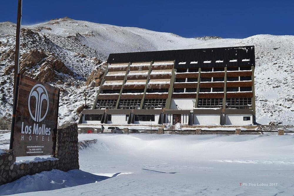 LOS MOLLES COMBINA ARTE, NIEVE E IDENTIDAD PARA FORTALECER EL TURISMO EN MALARGÜE