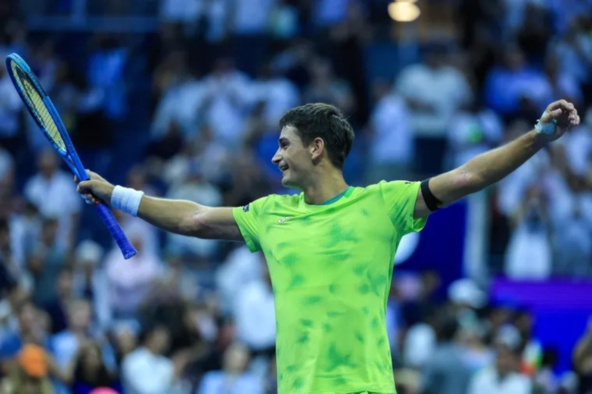 MARIA​NO NAVONE HIZO HISTORIA: VENCIÓ A DJOKOVIC Y ELIMINÓ AL SERBIO EN PRIMERA RONDA DEL US OPEN