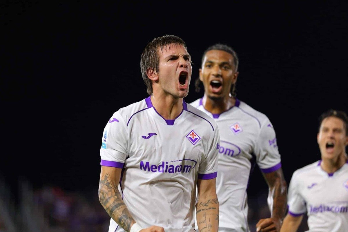 MASTANTUONO TUVO UNA NOCHE SOÑADA: HAT-TRICK Y TRIUNFO DE FIORENTINA ANTE VENEZIA