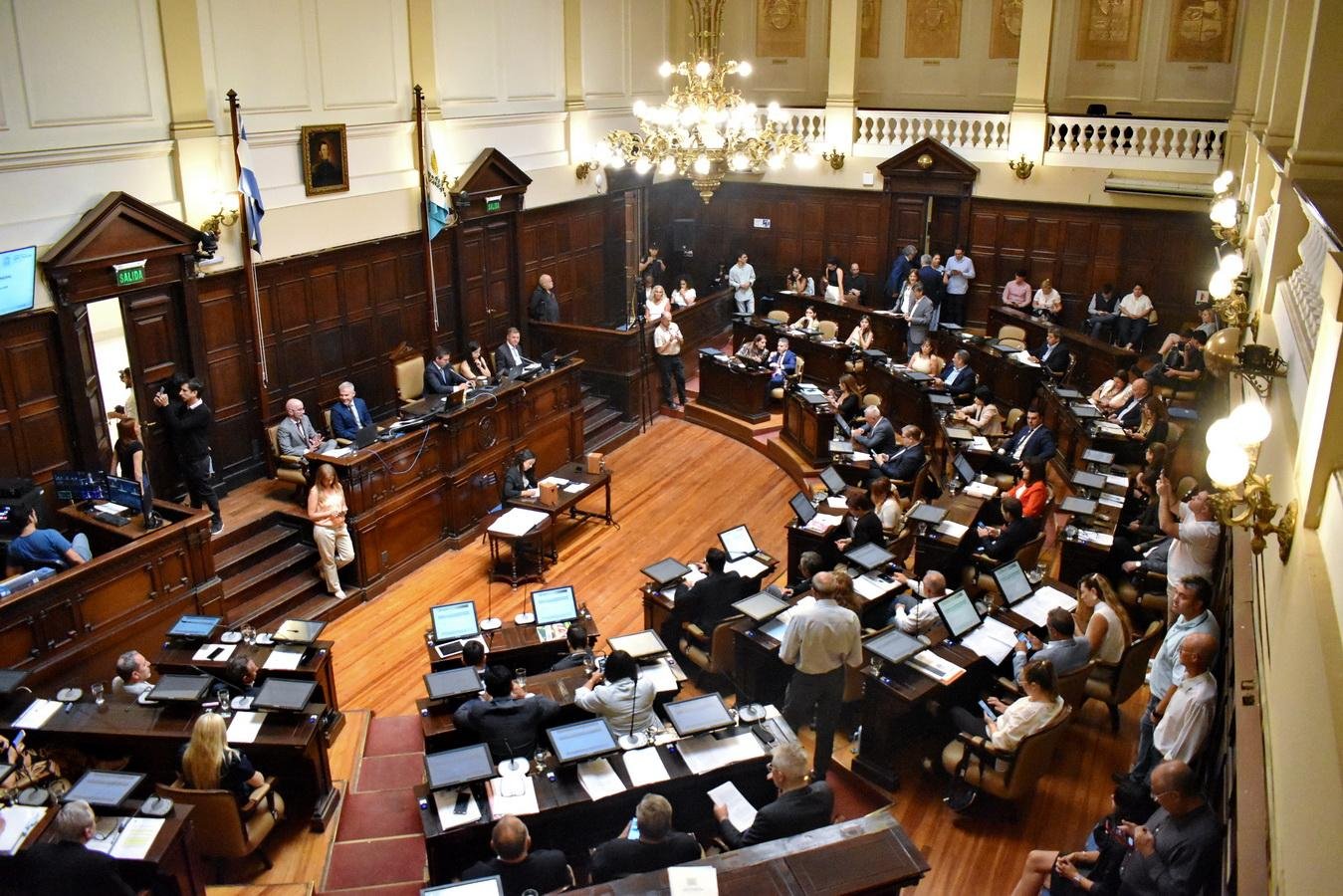 MENDOZA CREÓ LA COMISIÓN BICAMERAL DE FUTURO EN UN RARO ACUERDO ENTRE OFICIALISMO Y OPOSICIÓN