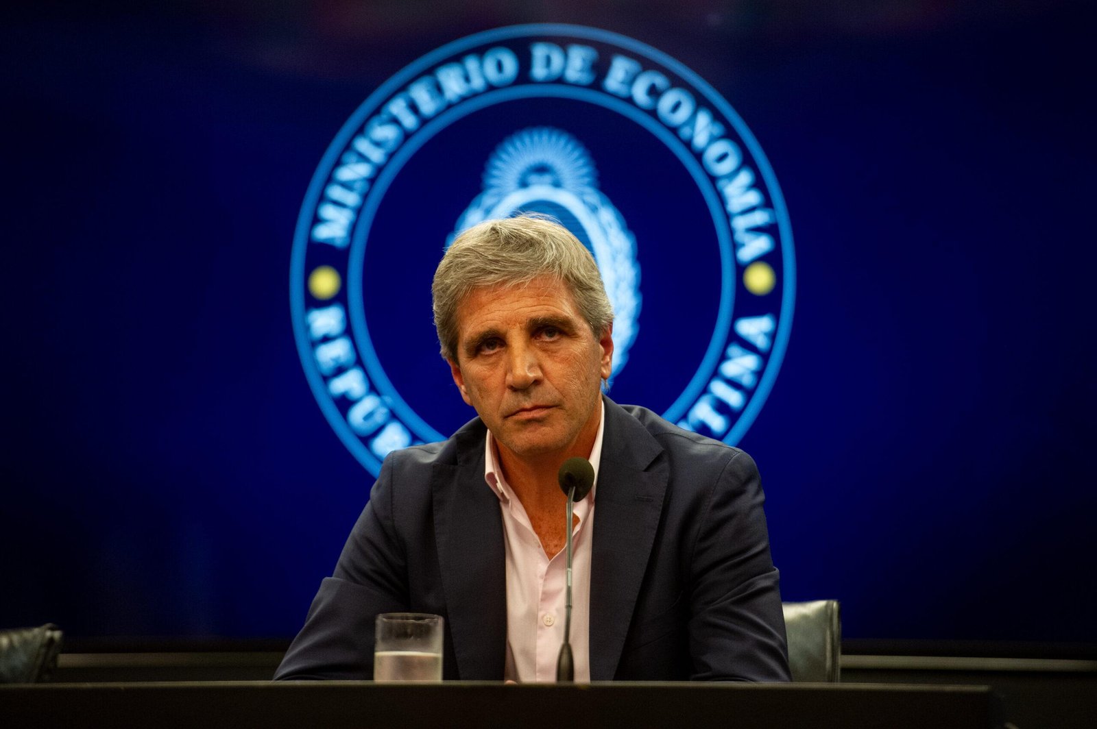 MIENTRAS LA ECONOMÍA REAL SIGUE EN CRISIS, EL GOBIERNO AUTORIZA NUEVA DEUDA POR HASTA USD 5.000 MILLONES
