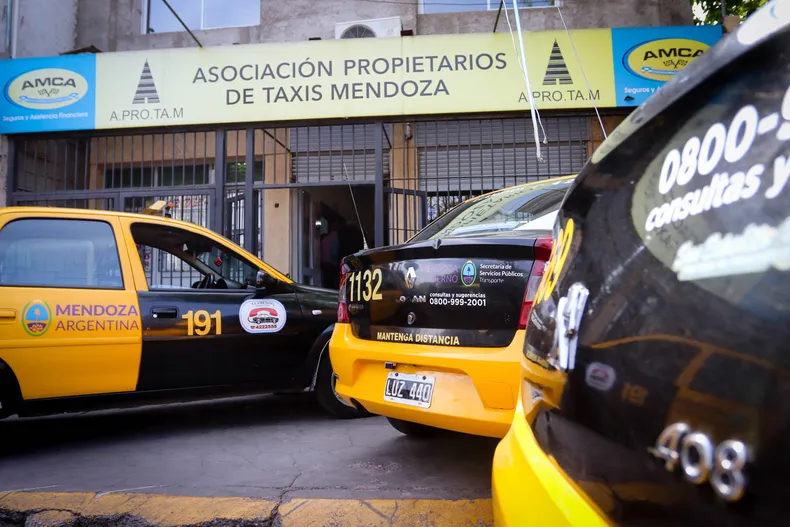 NUEVAS TARIFAS: AUMENTO DEL 25,22% EN TAXIS Y REMISES DE MENDOZA
