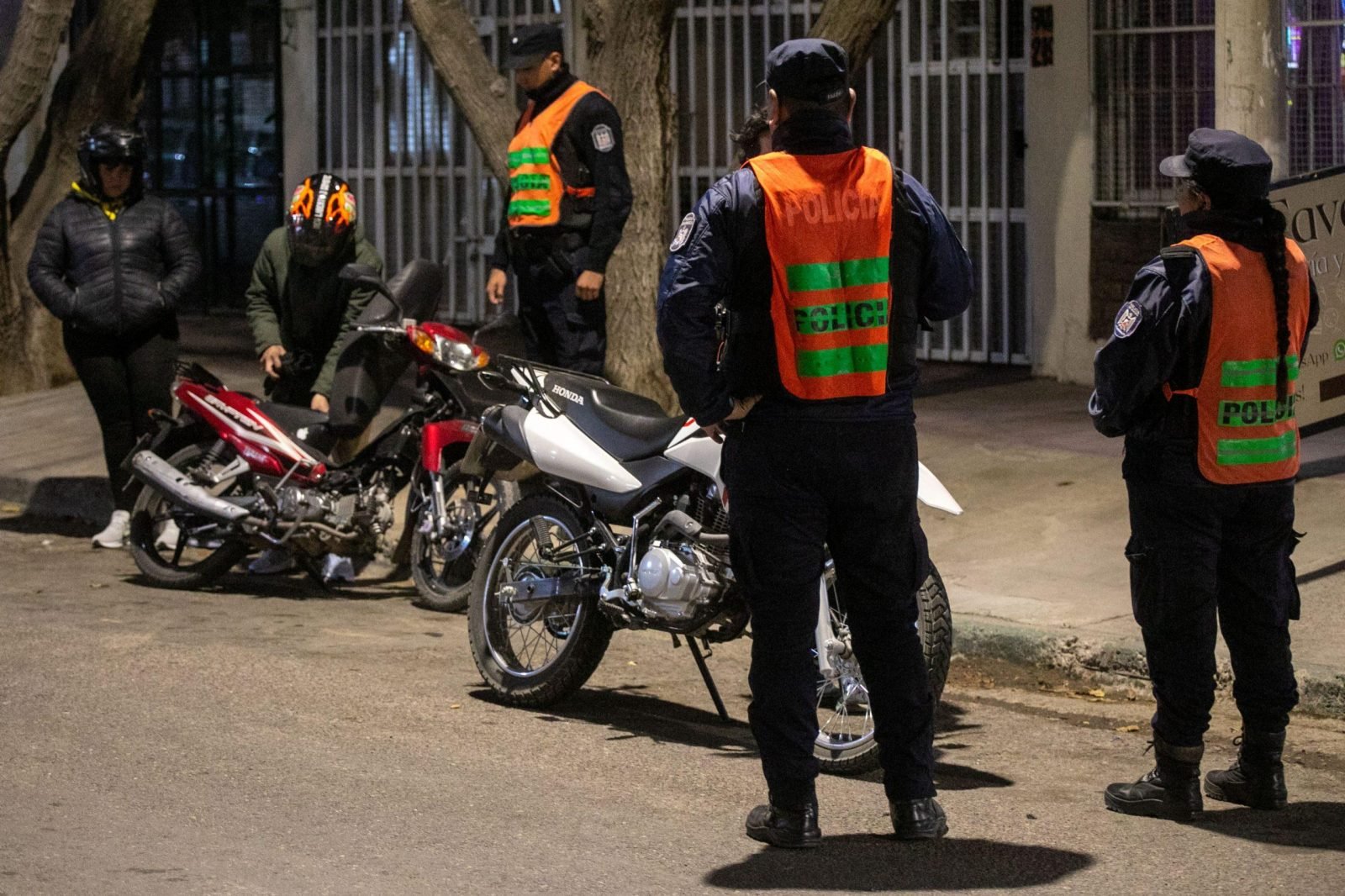 OPERATIVO CONTRA LAS MOTOS STUNT EN MENDOZA: RETUVIERON 9 MOTOS, 2 AUTOS Y HUBO 20 INFRACCIONES