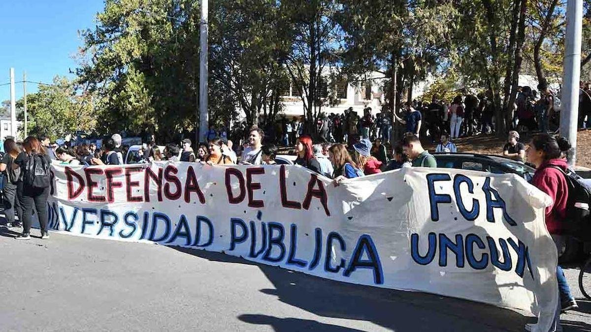 PARO UNIVERSITARIO: LA UNCuyo ADHIERE A LA MEDIDA NACIONAL Y ASÍ FUNCIONARÁ ESTE MARTES