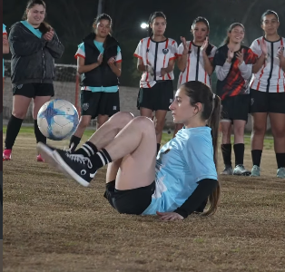 RIVADAVIA PUSO EN MARCHA UN NUEVO TORNEO DE FÚTBOL FEMENINO Y LO HOMENAJEÓ CON EL NOMBRE DE UNA CAMPEONA