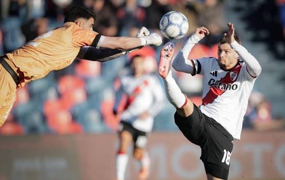 RIVER VOLVIÓ A PERDER, SUMANDO SU SEXTA DERROTA CONSECUTIVA: LA PEOR RACHA EN MÁS DE CIEN AÑOS