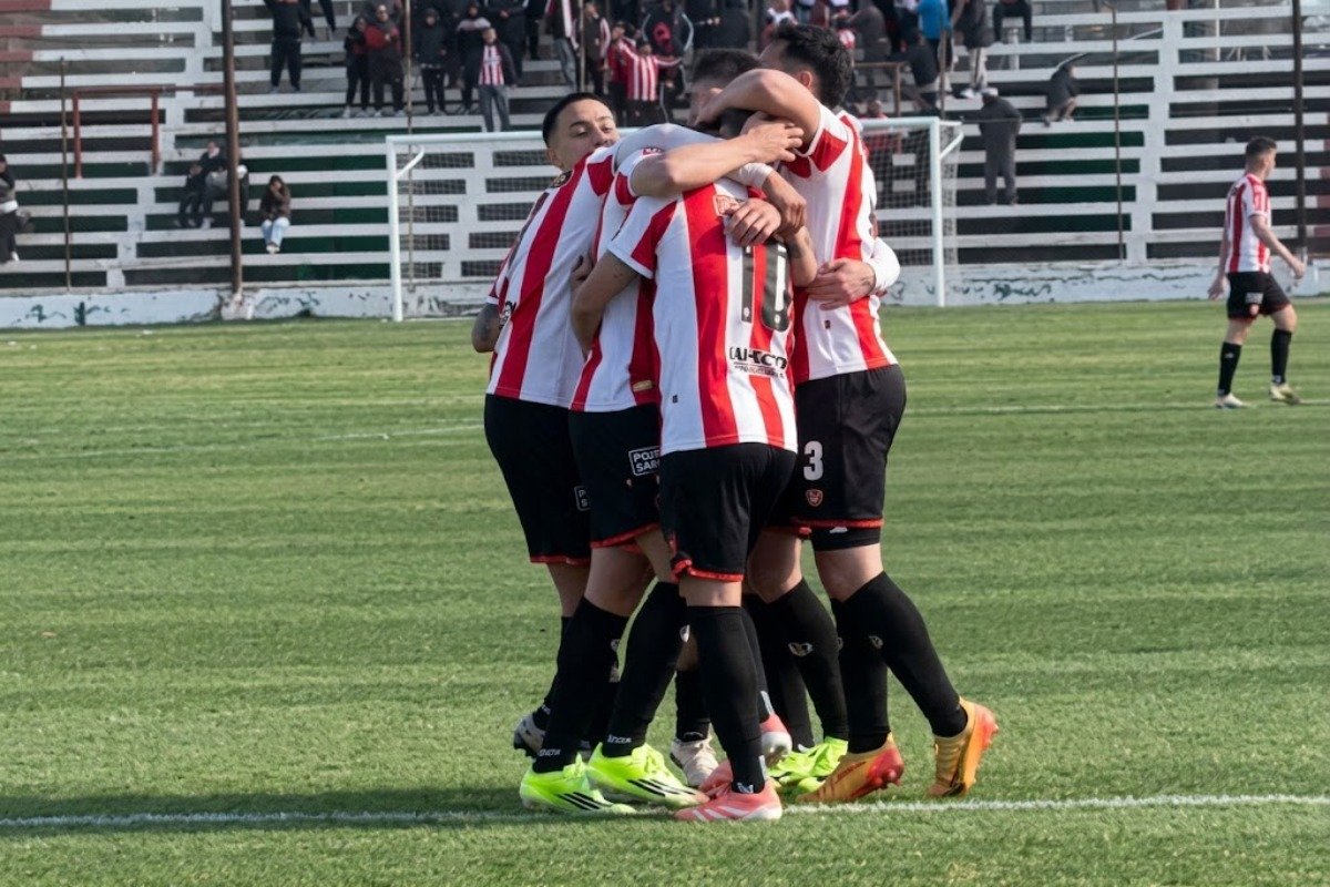 SAN MARTÍN DE MENDOZA PEGÓ FUERTE Y VENCIÓ 2-0 A CÍRCULO DEPORTIVO