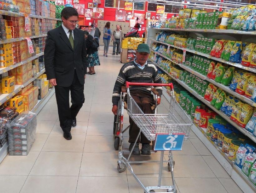 SAN MARTÍN OBLIGARÁ A LOS SUPERMERCADOS A INCORPORAR CARRITOS ADAPTADOS PARA PERSONAS CON MOVILIDAD REDUCIDA