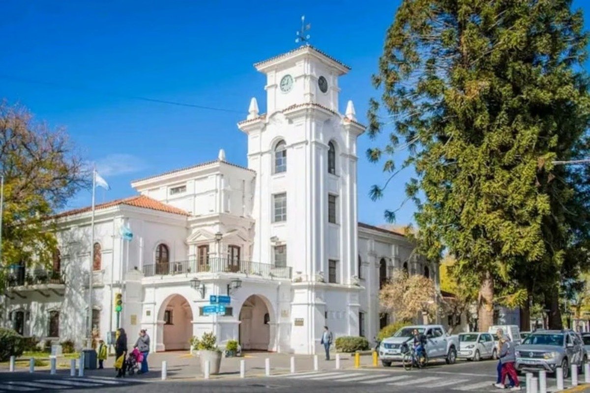 SAN MARTÍN RECUPERA LOS HISTÓRICOS RELOJES DE LA TORRE MUNICIPAL