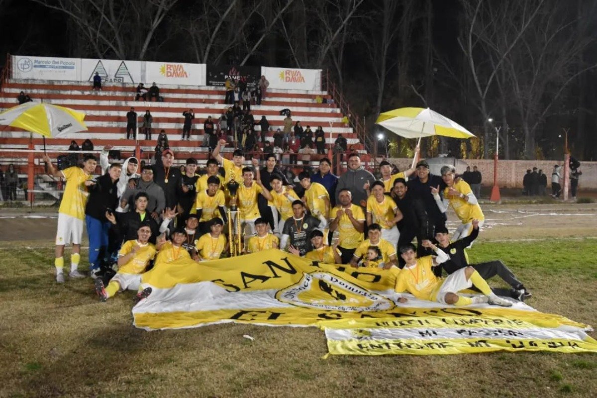 SAN PÍO X Y LA CENTRAL FESTEJARON A LO GRANDE EN LA FINAL DE LA DIVISIONAL B