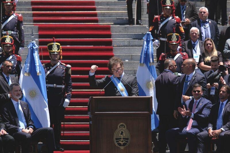 SE DESPLOMA LA CONFIANZA EN MILEI ENTRE LOS JÓVENES Y CRECE LA PREOCUPACIÓN POR LA CAÍDA DEL CONSUMO